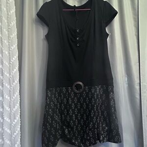 Discreet NWOT ,M minidress on waist